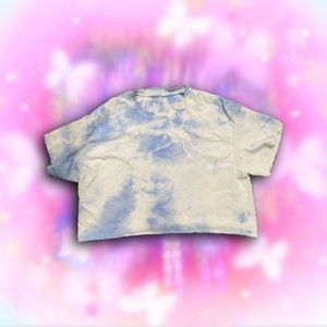 Blue Tilly’s tie dye crop top 💙